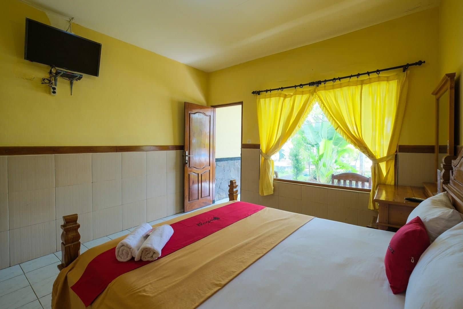 RedDoorz @ Tanjung Alam Hotel Lovina RedDoorz @ Tanjung Alam Hotel Lovina