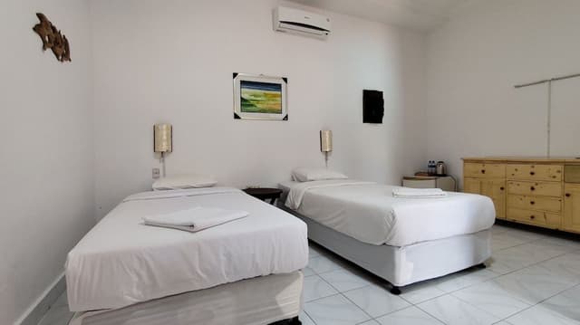 Standard Twin Room