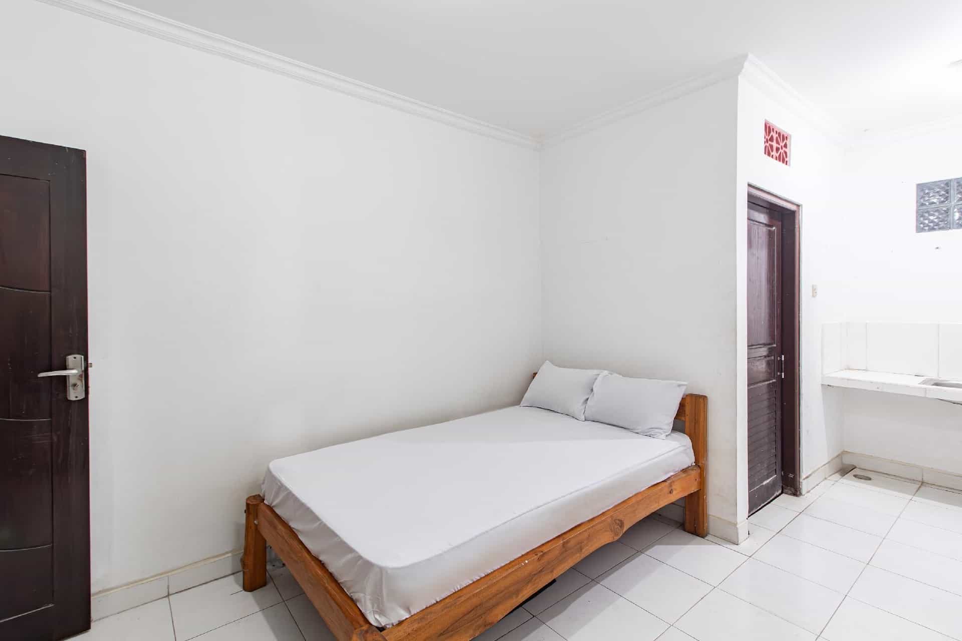 OYO Life 93504 Kost Krisna OYO Life 93504 Kost Krisna