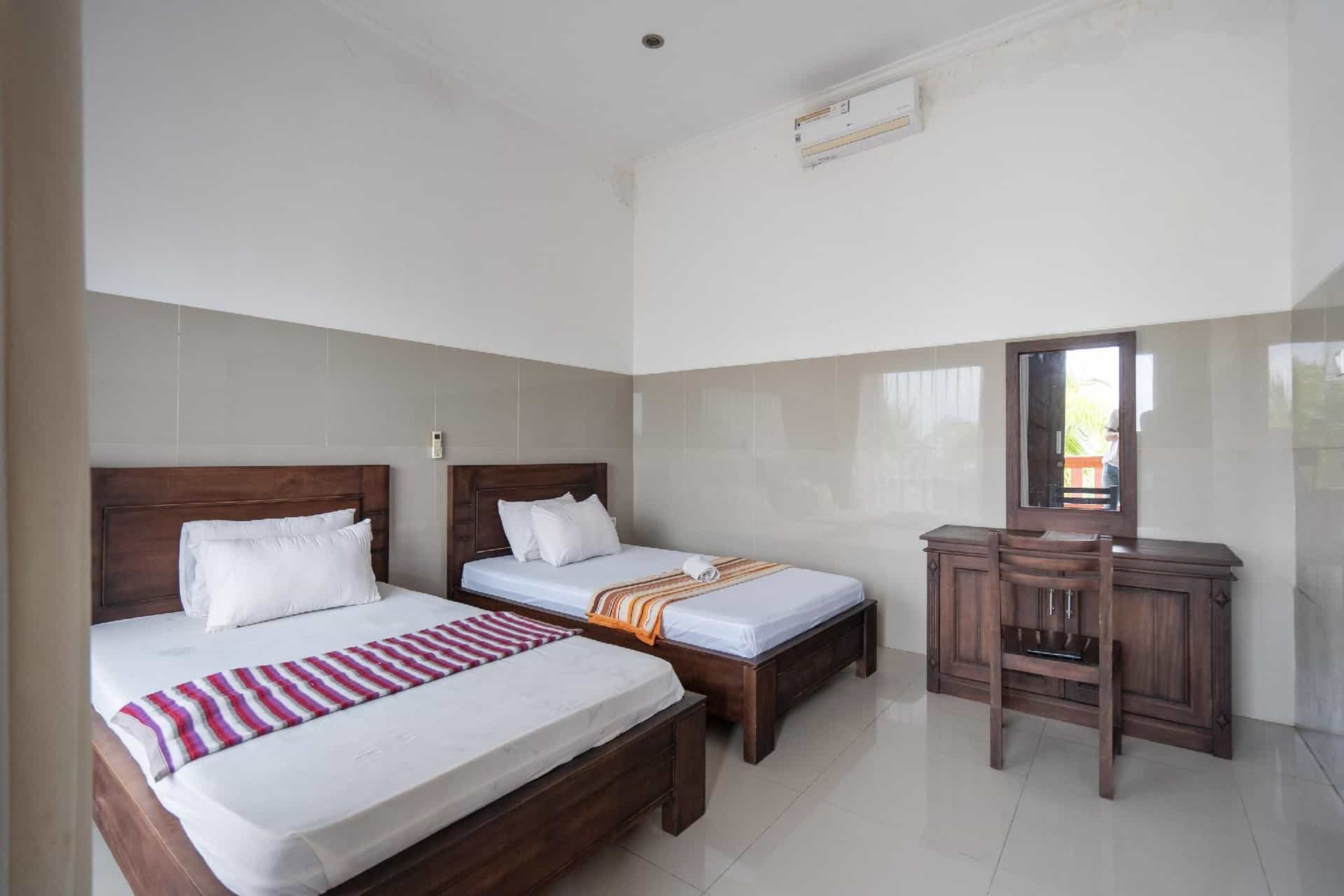 Rommeo Inn Lovina Mitra RedDoorz Rommeo Inn Lovina Mitra RedDoorz