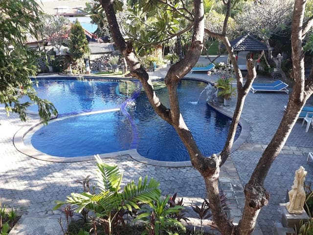 Deluxe Triple Room, Bathtub, Poolside