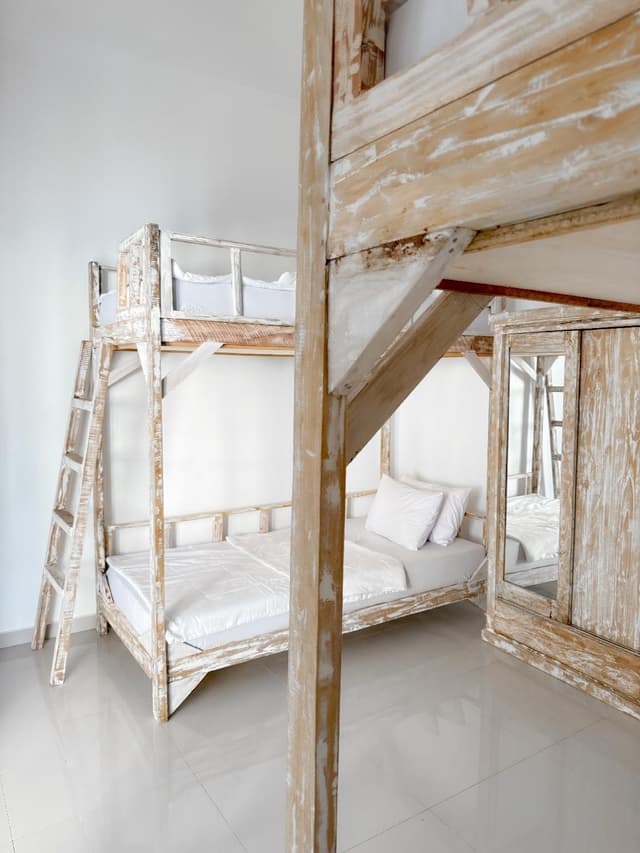 Twin Bed Room