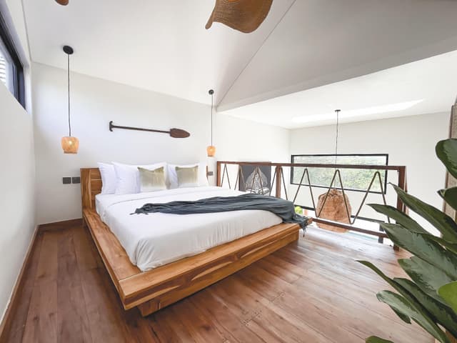 Studio - King Room with Balcony