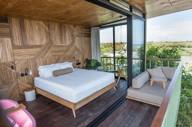Panoramic Room