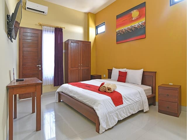 RedDoorz Room