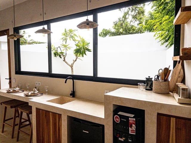 Deluxe Studio Suite, Pool View