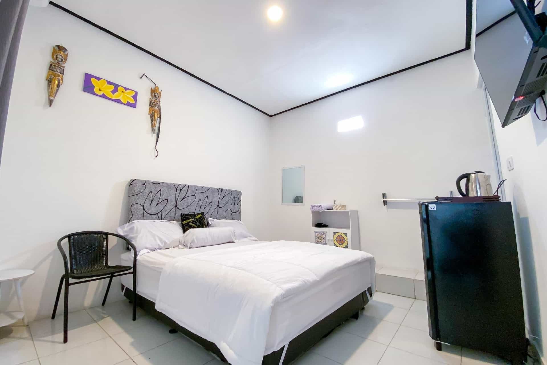 Kana Guest House Mitra RedDoorz Kana Guest House Mitra RedDoorz