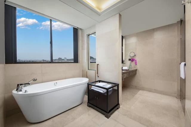 Suite, 1 Bedroom, Balcony