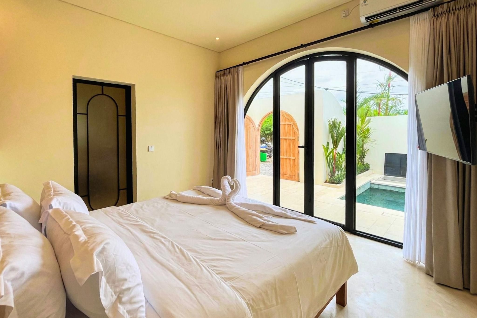 Esha Private Pool Villas by AGATA0