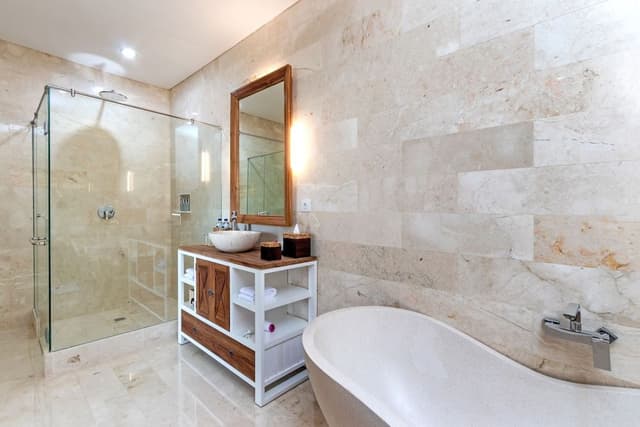 Suite, 1 King Bed, Poolside