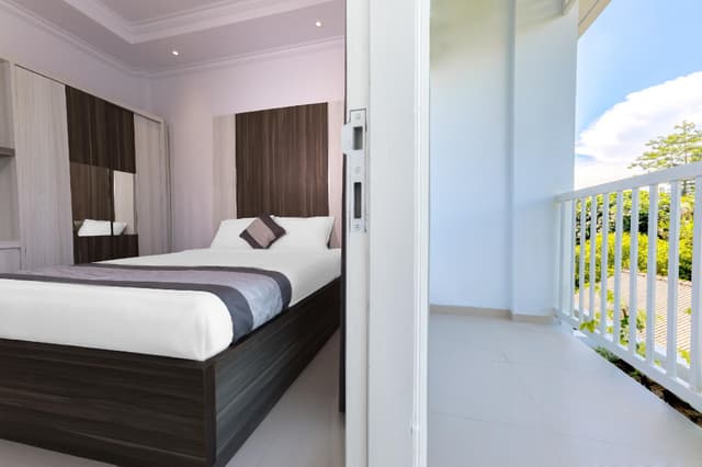 Superior Balcony Room