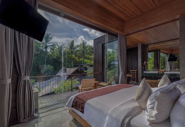 Grand Deluxe with Balcony