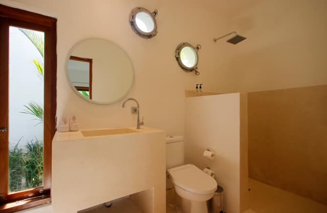 2 Bedrooms Villa