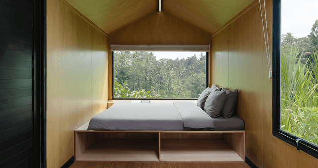 Deluxe Cabin with Hot Tub