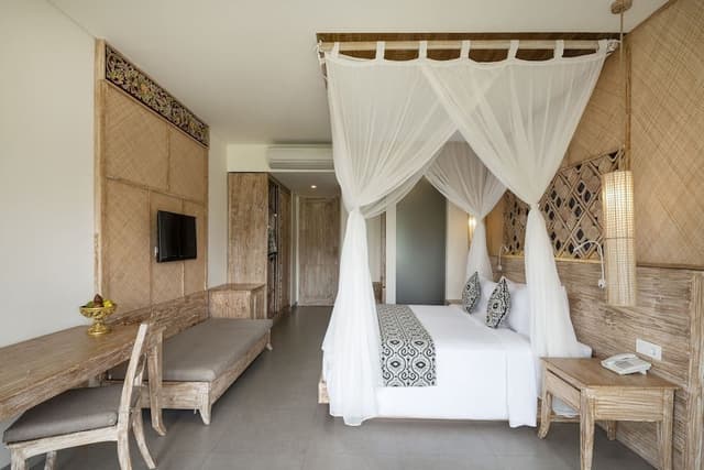 Suite with Pool Access