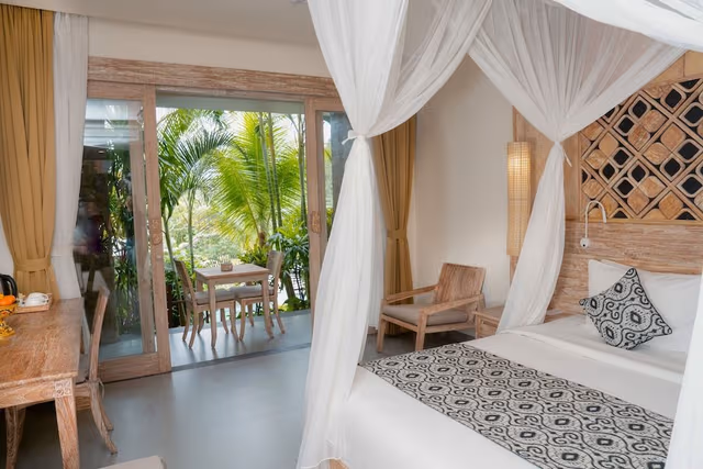 Suite with Pool Access