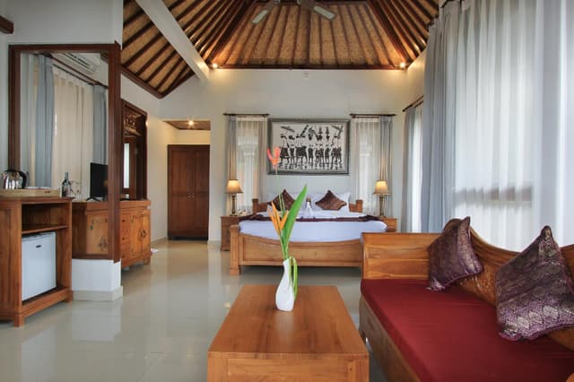 Suite Family Room