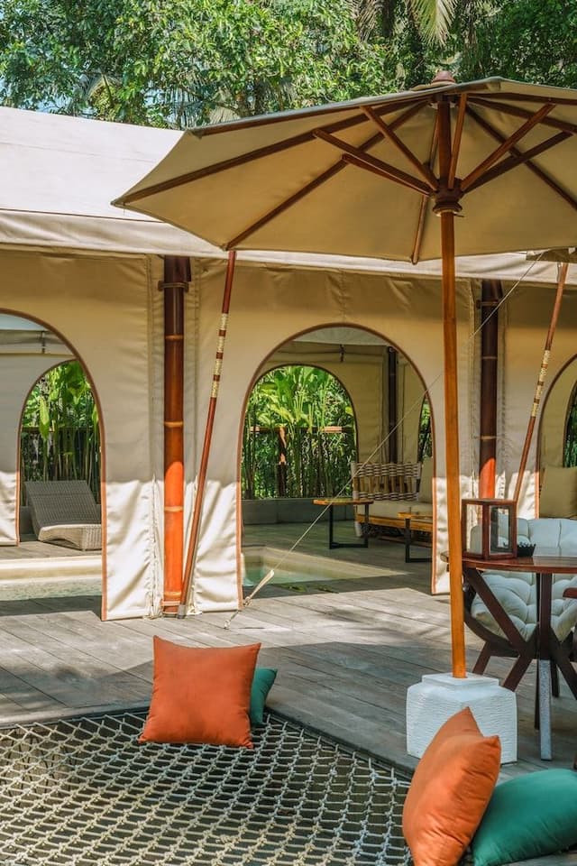 1 Bedroom Sensual Infinity Pool Tent - Adults