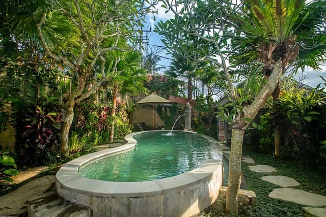 Villa with Garden View