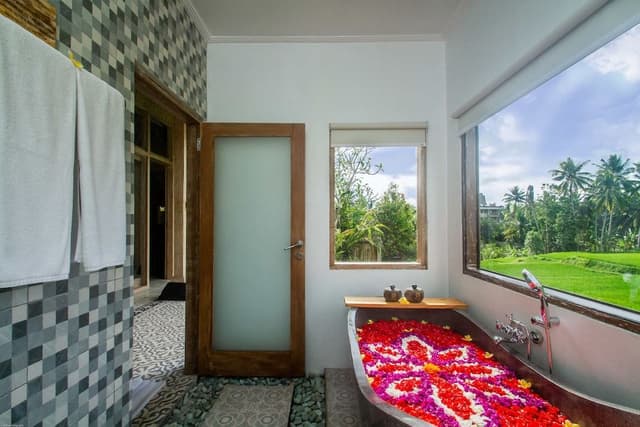 Villa with Garden View