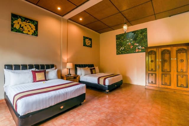 Family Room, 2 Double Beds, Balcony, Garden View