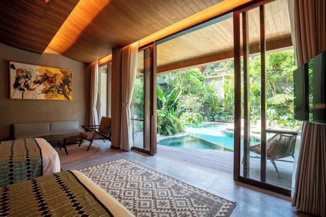 Suite Twin Bed Pool Access