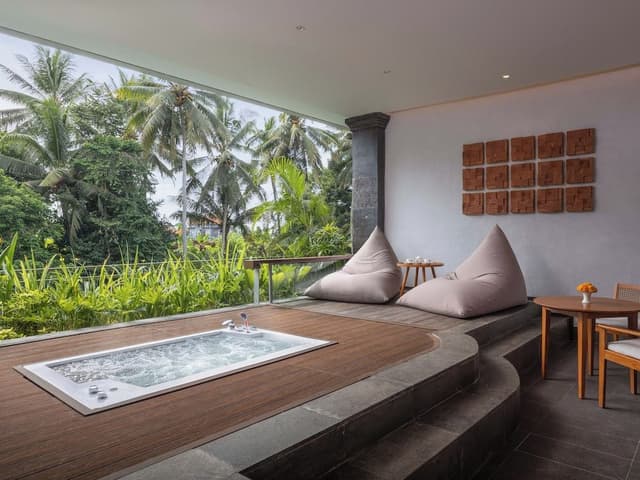 Premium Suite Room with Private Jacuzzi