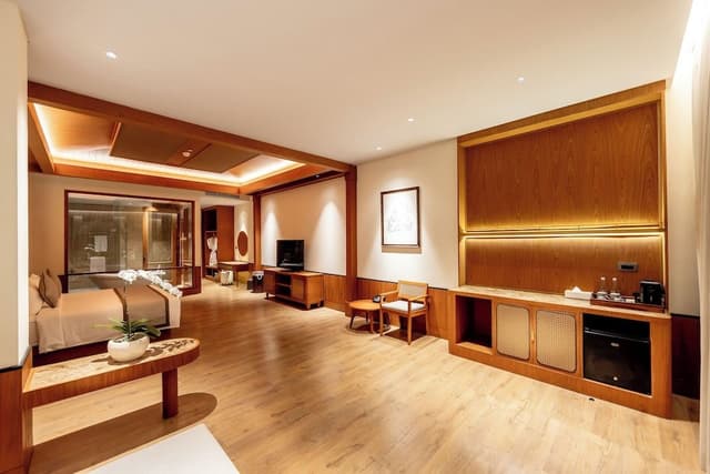 Executive Suite Room with Bathtub