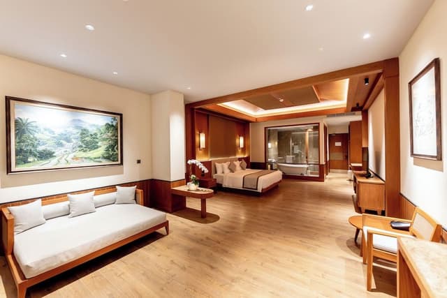 Executive Suite Room with Bathtub