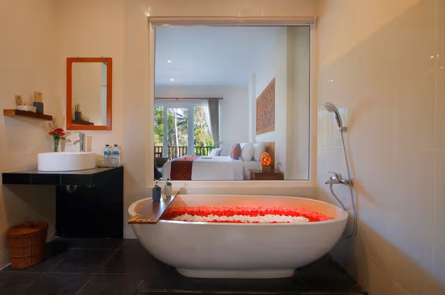 Junior Suite, Balcony, Pool View