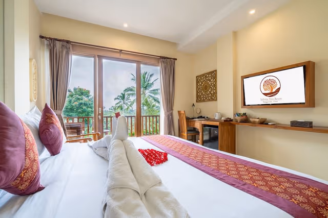 Deluxe Room, Balcony, Pool View