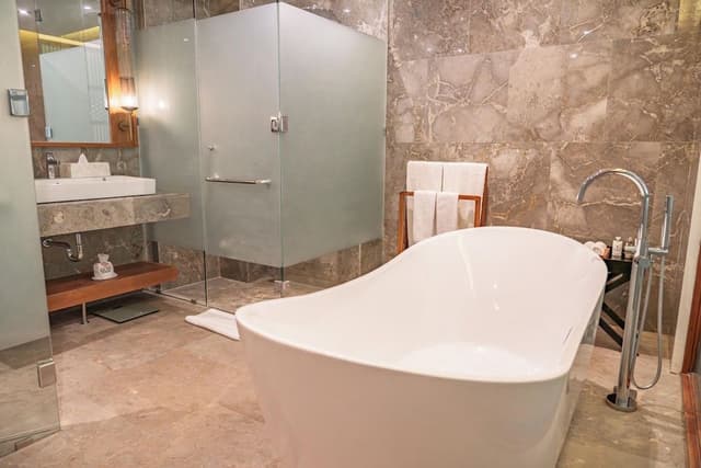 Goya Pool Suite
