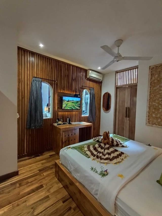 Honeymoon Suite