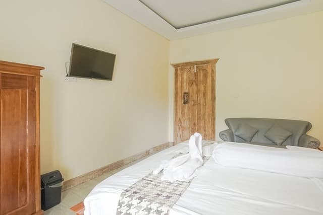 Deluxe Room Balcony with Jungle View
