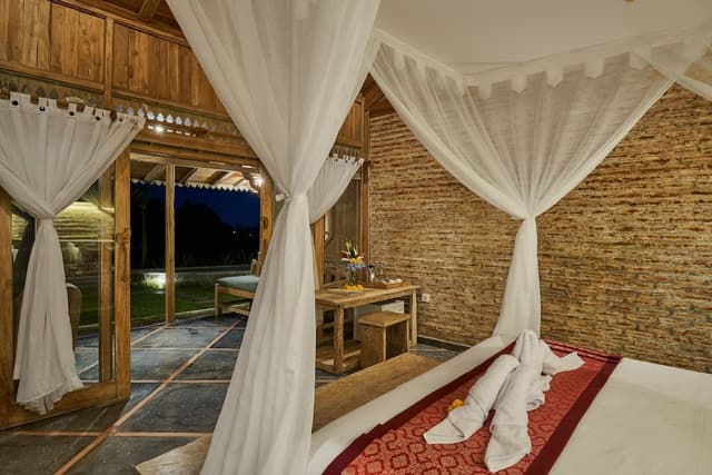 Suite, Garden View