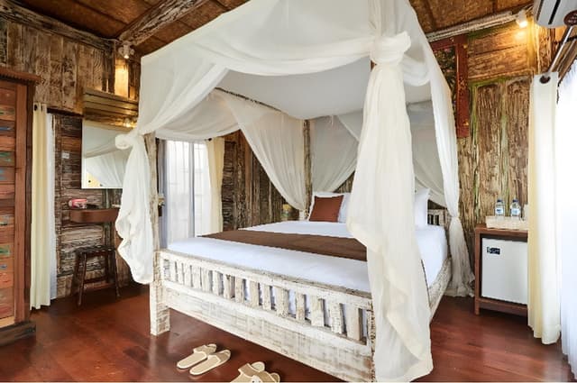 Deluxe Room With Pool Views