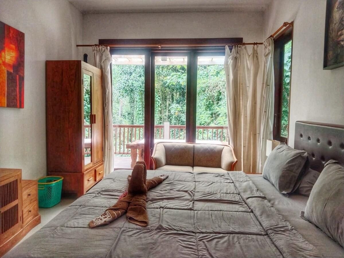 Homey House With Jungle View by Malathi Villas3