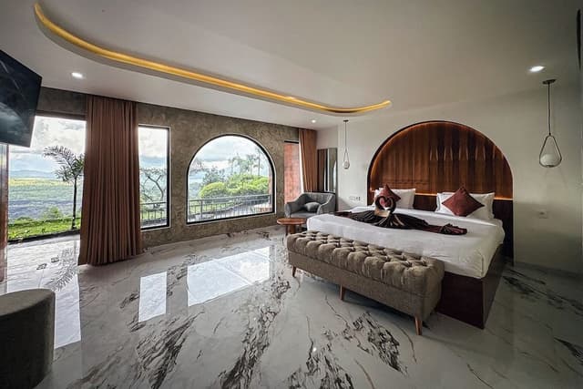 Suite with Mountain View
