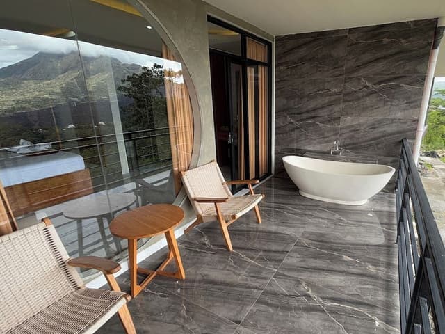 Suite with Mountain View