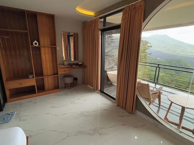 Suite with Mountain View