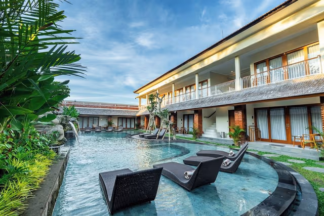 Deluxe Suite, Pool View