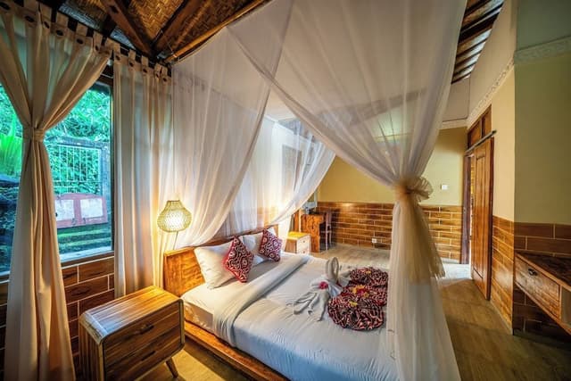 Villa, Pool Access