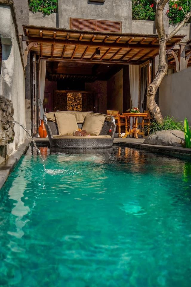 Royal Pool Suite, Valley View