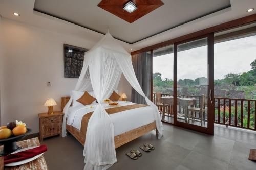 Santosha Place4