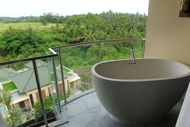 Deluxe Premium King with Outdoor Soaking Tub and Rice Field View