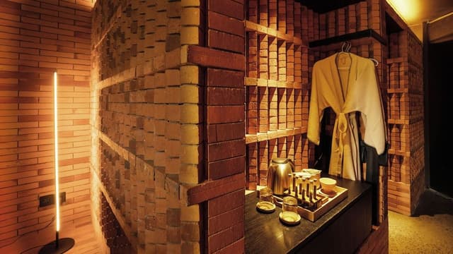Signature Aksen Room