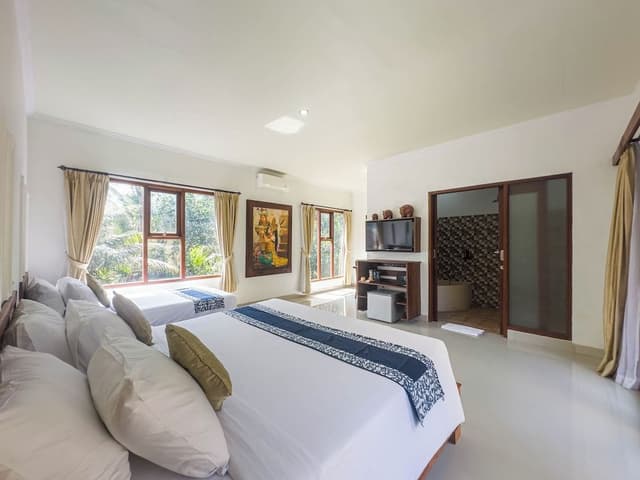 Family Room, Balcony