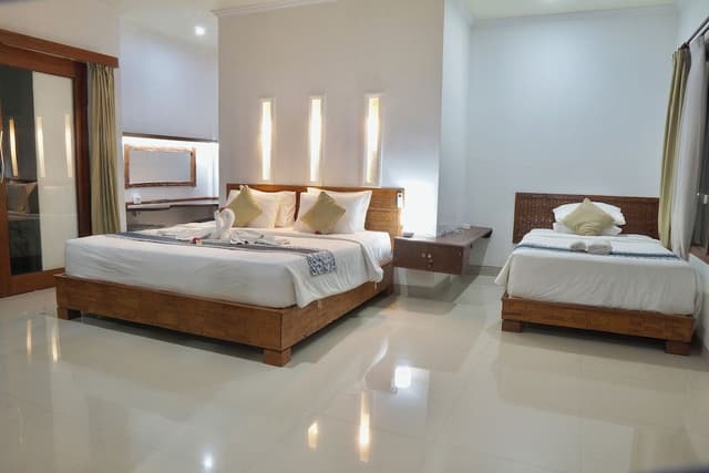 Family Room, Balcony