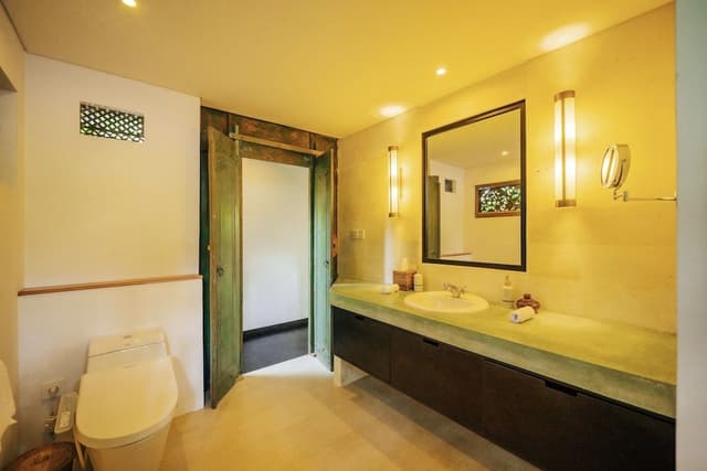 AKASA - Suite Pool Access