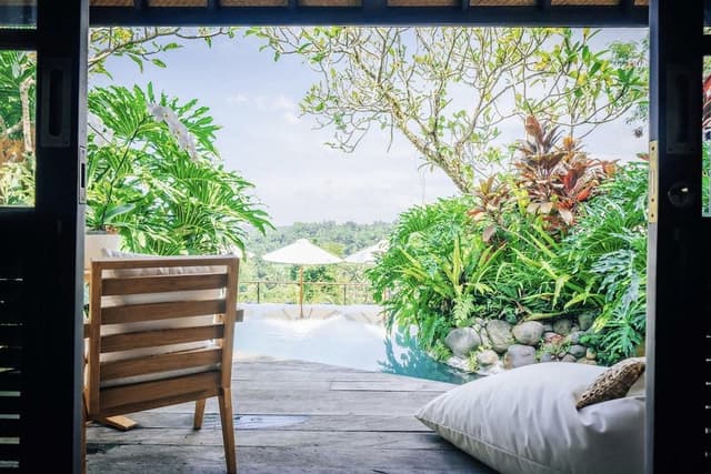 AKASA - Suite Pool Access